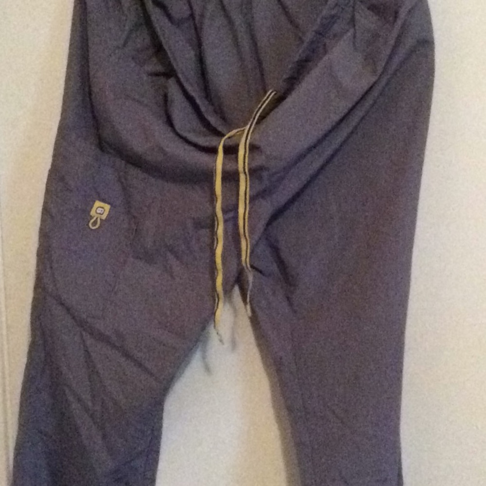 Wonder wink grey scrub pants